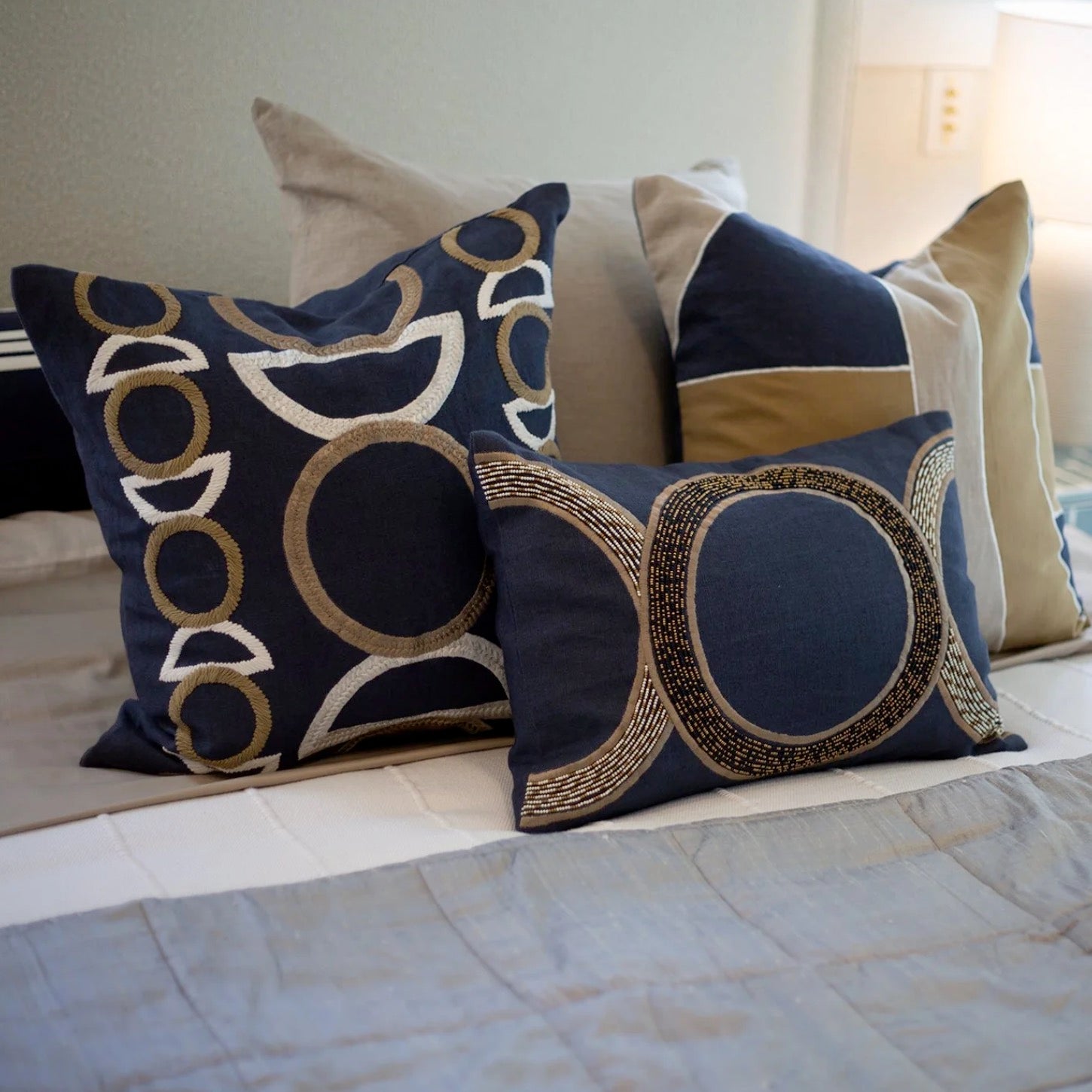 Bandhini Navy Inter Gem Cushion Bundle