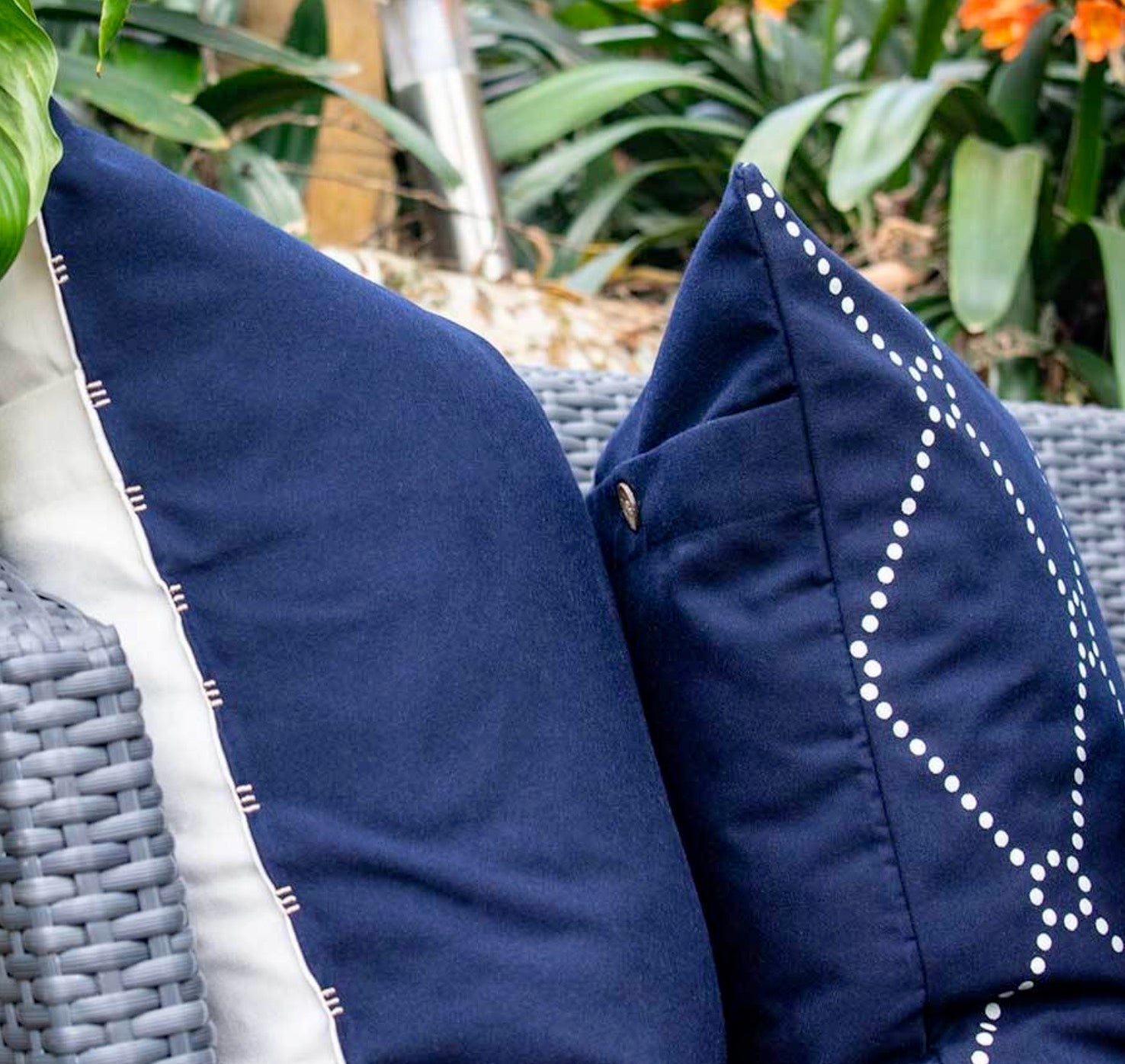 Bandhini Outdoor Navy & White Reverse Lounge Cushion