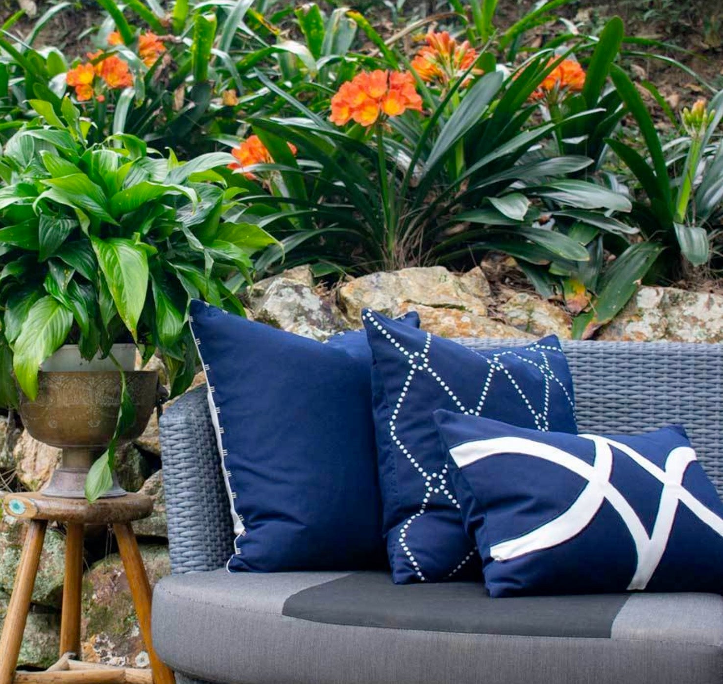 Bandhini Outdoor Navy & White Reverse Lounge Cushion