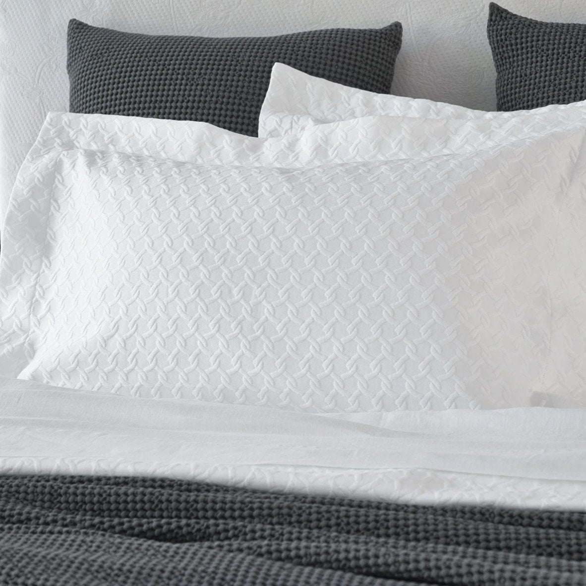 Baksana Eternity Bedspread Set